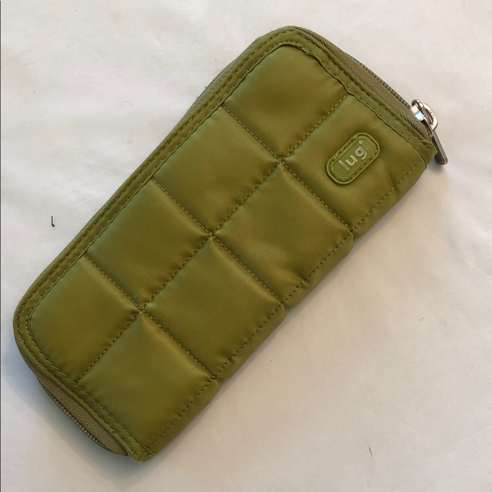 Lug Handspring Quilted Lime Green Wallet Zip Closure Organizer 7 1/2”long #1207